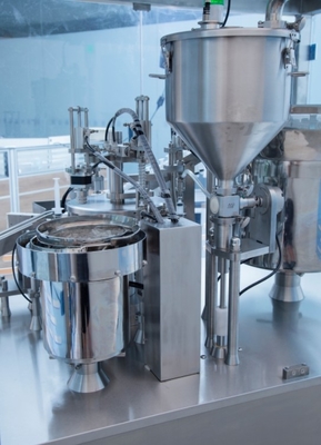Automatic Vacuum 1ml Pre Filled Veterinary Sealing Prefilled Gel Syringe Filling Machine