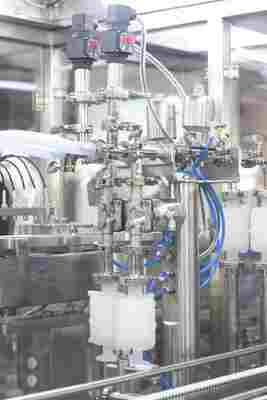 High-Speed Automated RTU Prefilled Syringe Filling Machine for Sterile Drug Manufacturing