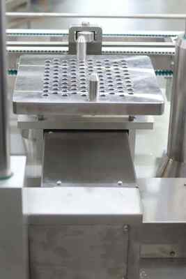 Automatic Prefilled Syringe Pfs Vacuum Filling Stoppering Machine