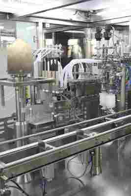 Automatic Prefilled Syringe Pfs Vacuum Filling Stoppering Machine