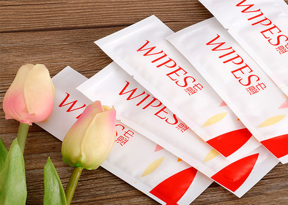 Non Woven Wet Wipes Packaging Machine , Wet Tissue Machine Folding Type